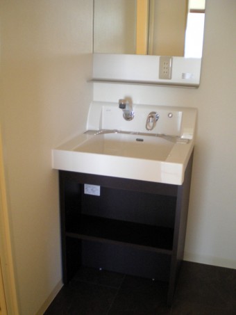 コンパクトでスタイリッシュな洗面台 コンパクトでスタイリッシュな洗面台